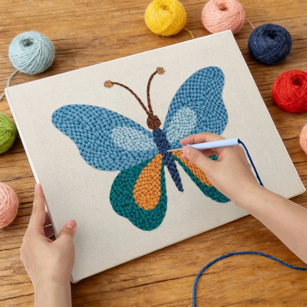 Figured'Art Blauwe Vlinder punch needle pakket 20x30cm katoen
