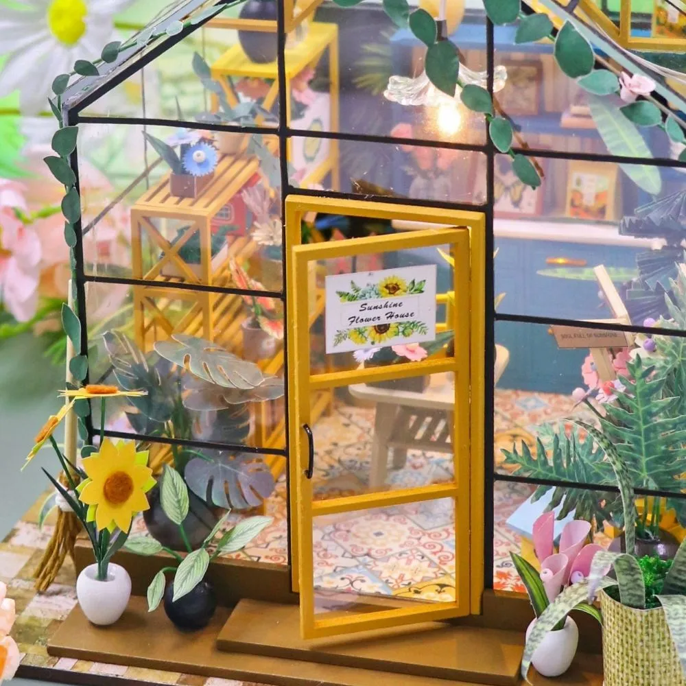 Figured'Art Zonnig Kasje Miniatuurhuisje 152 Stukken met LED