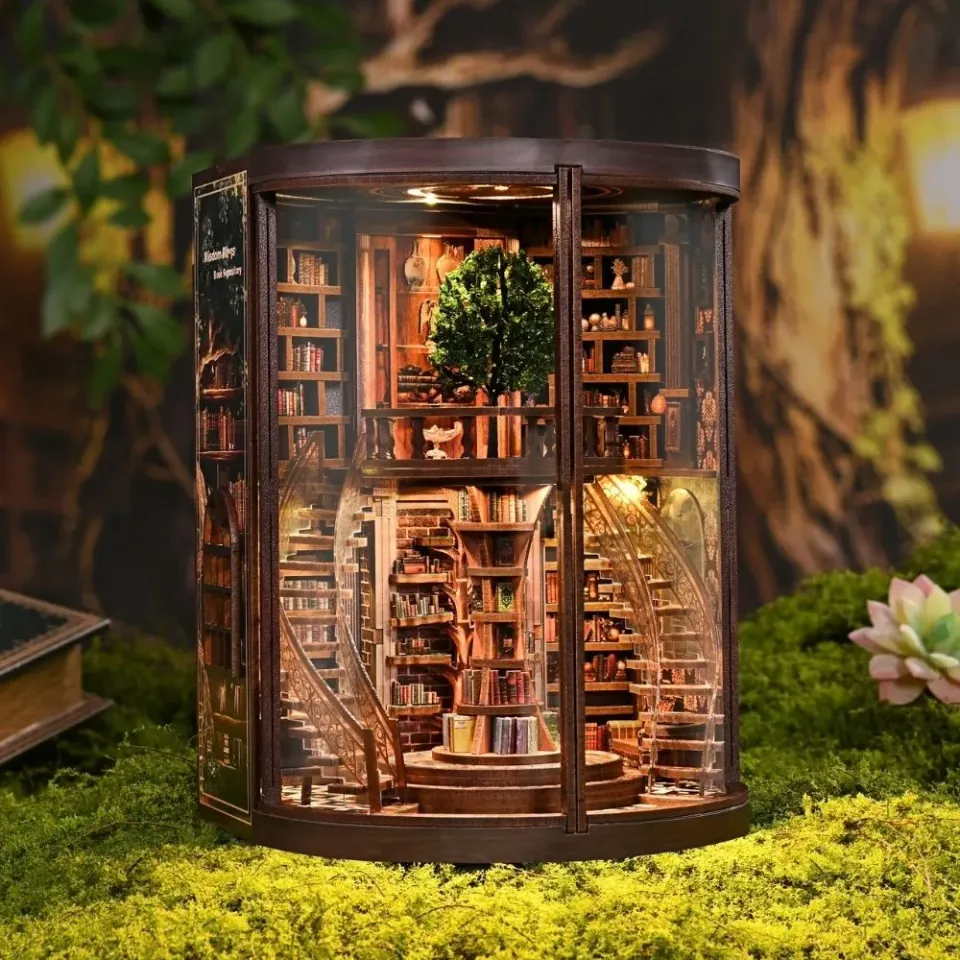 Figured'Art Book Nook De Boom der Kennis bouwpakket 356 delen