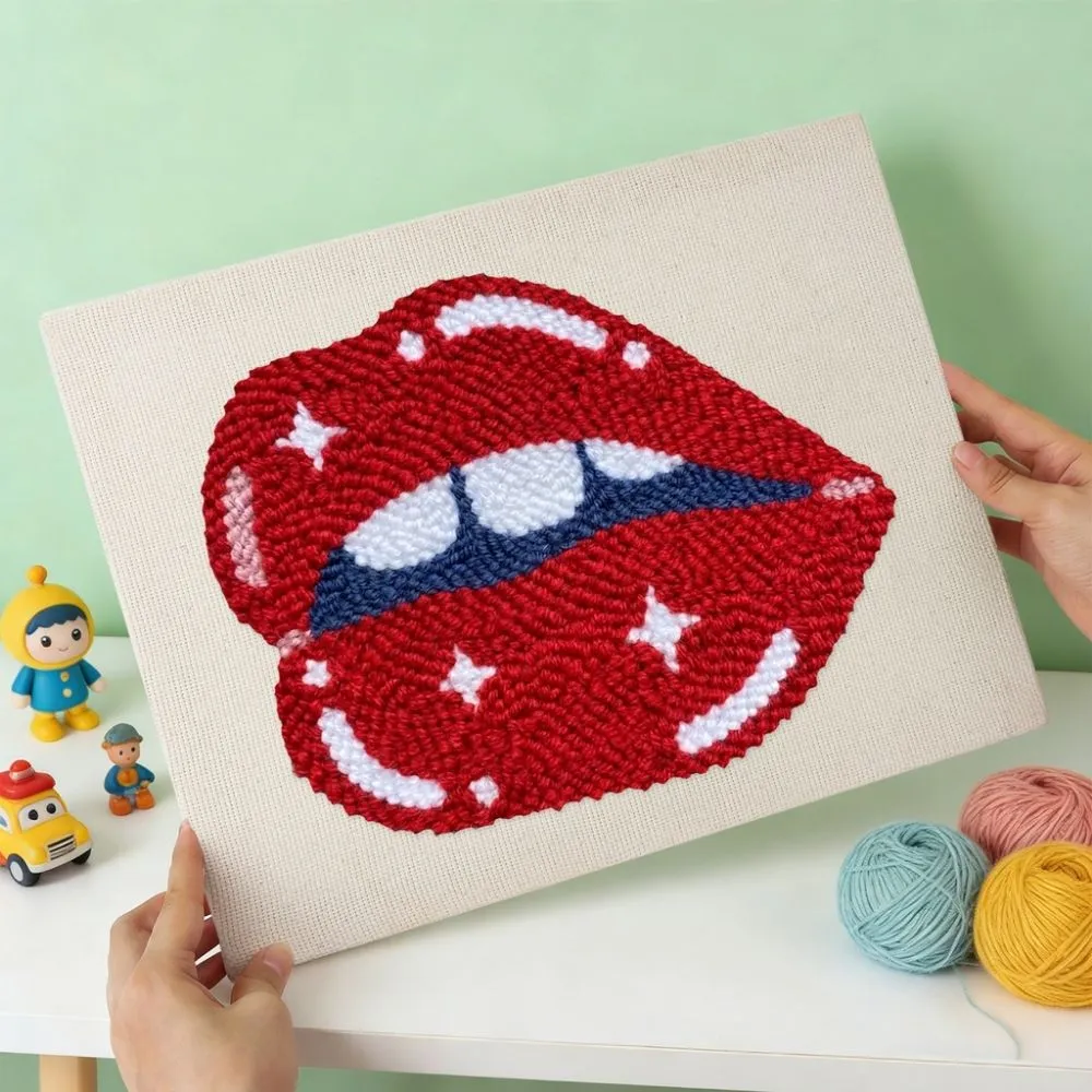Figured'Art Glanzende Lippen punch needle pakket met frame 20x30cm pop art
