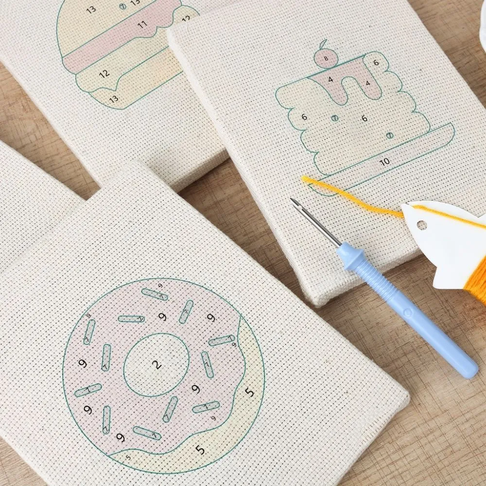 Figured'Art Heerlijke Hapjes punch needle set 4 stuks met frame keuken