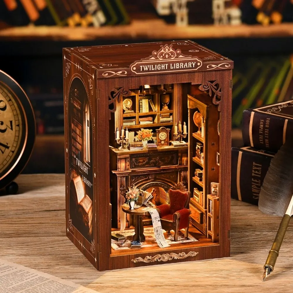Figured'Art Book Nook Schemerbibliotheek miniatuur met led 194 delen