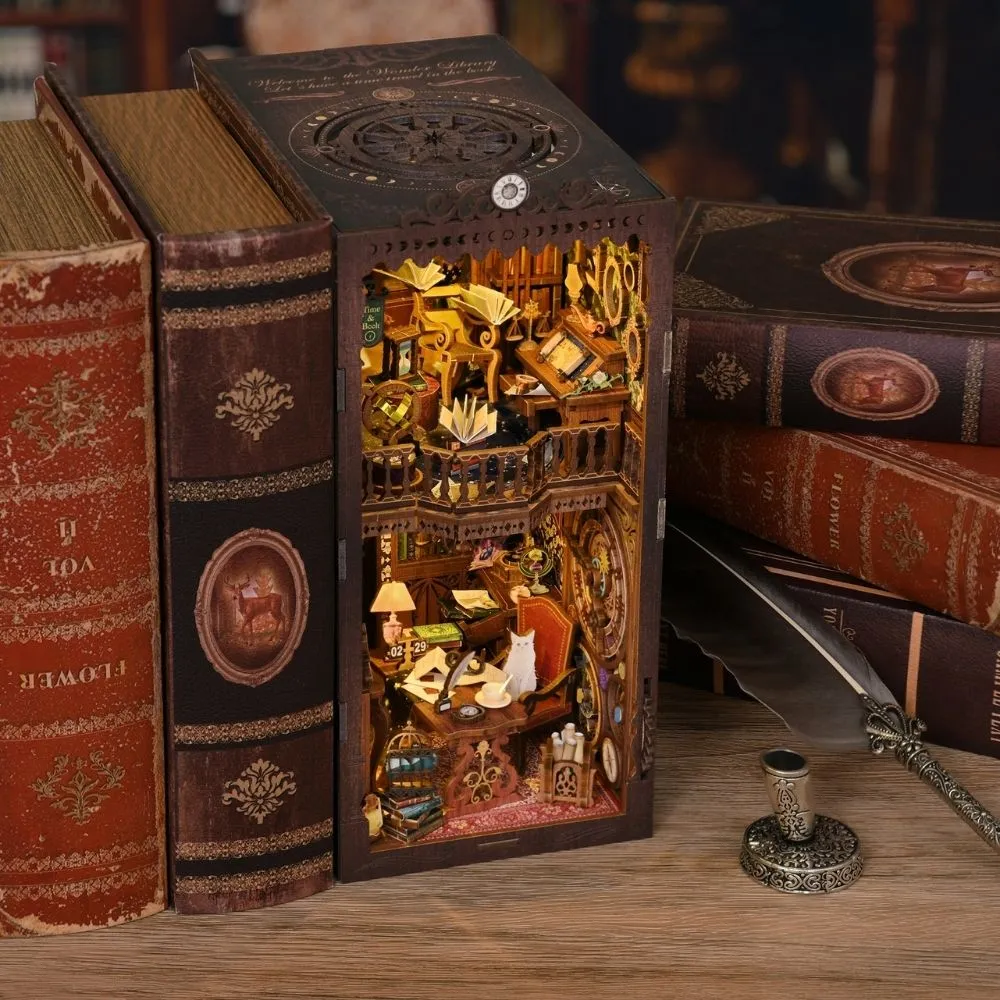 Figured'Art Bibliotheek van Wonderen book nook 256 stukjes led