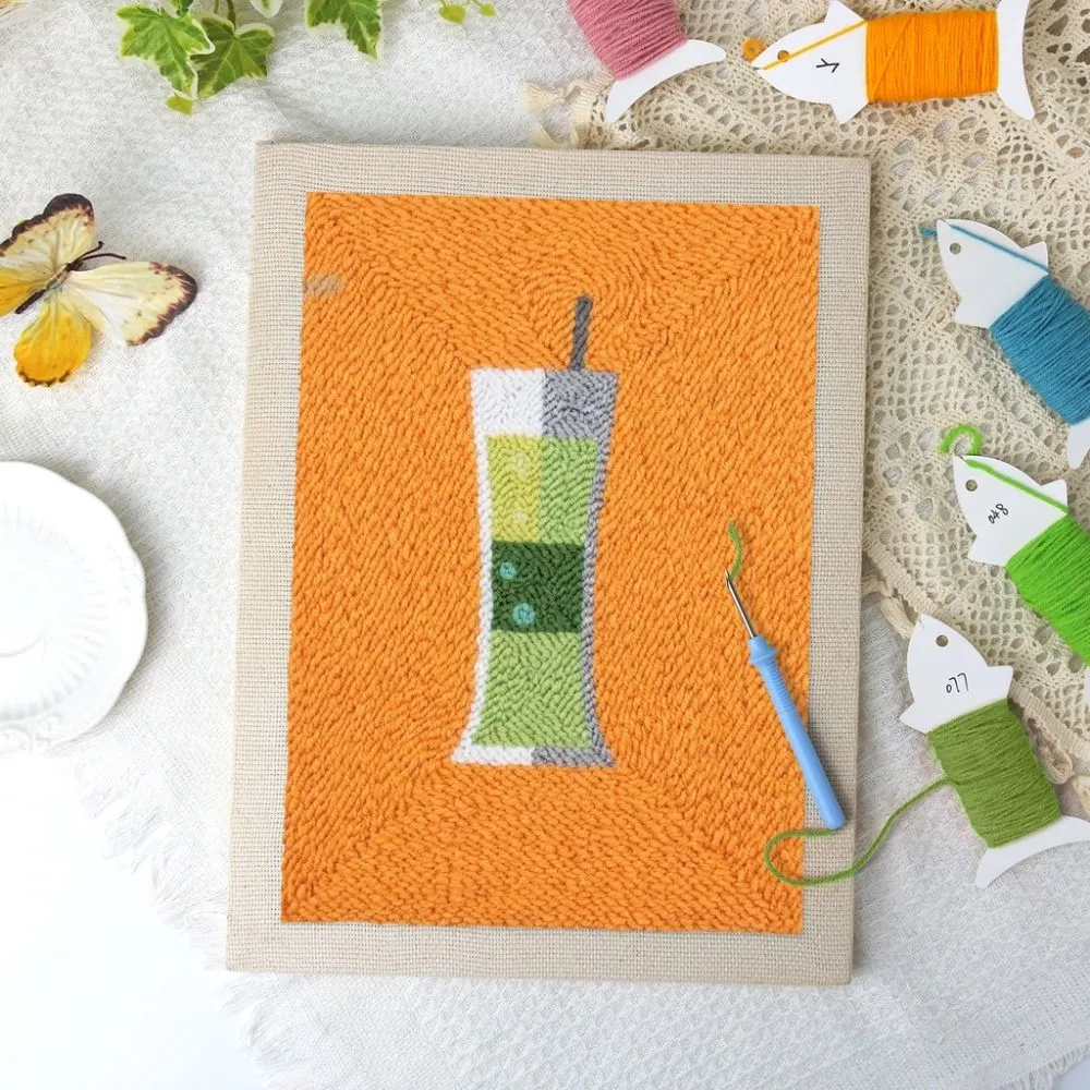 Figured'Art Cocktails 1 punch needle pakket met frame 20x30cm