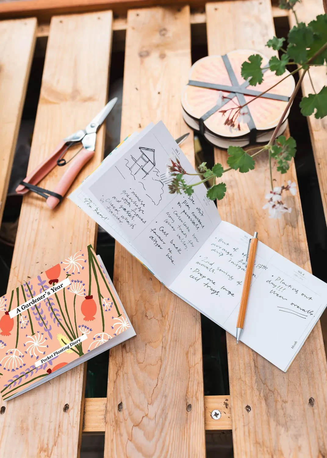 Studio Wald Gardener's Diary Peach tuindagboek A6
