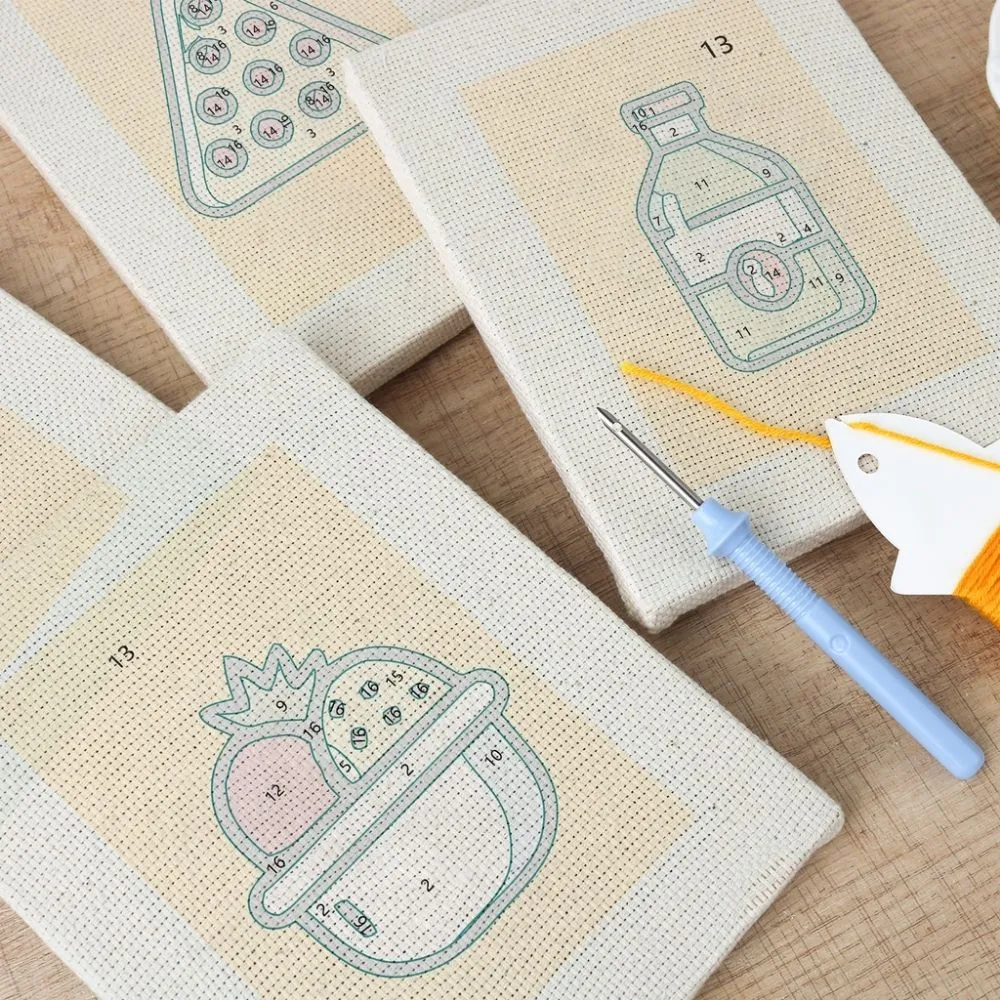 Figured'Art Snack Aanval punch needle set 4 stuks 20x30cm