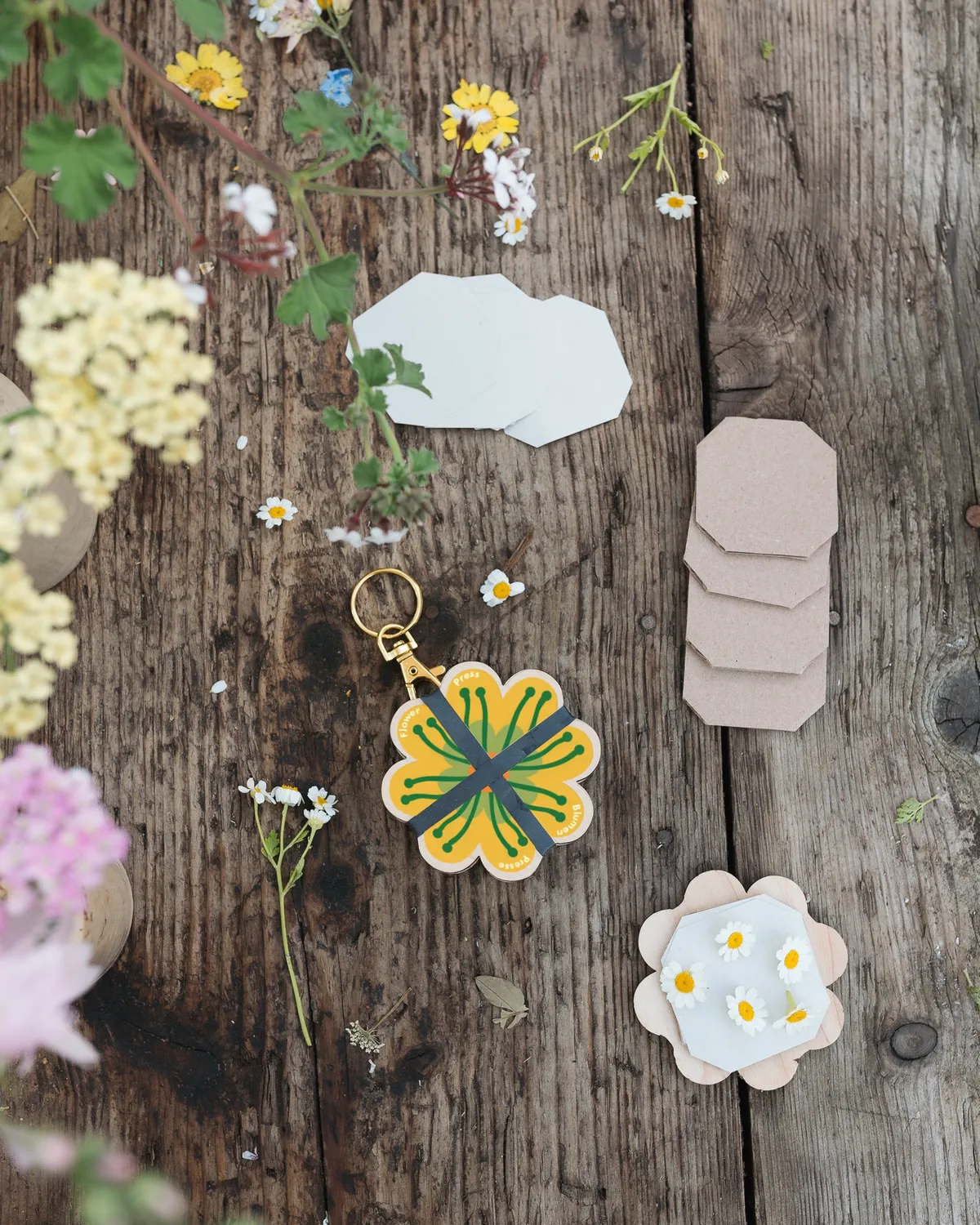 Studio Wald Keyring Flower Press sleutelhanger Yellow 04 mini