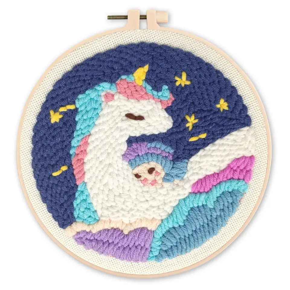 Figured'Art Eenhoorn en een baby punch needle pakket 20cm
