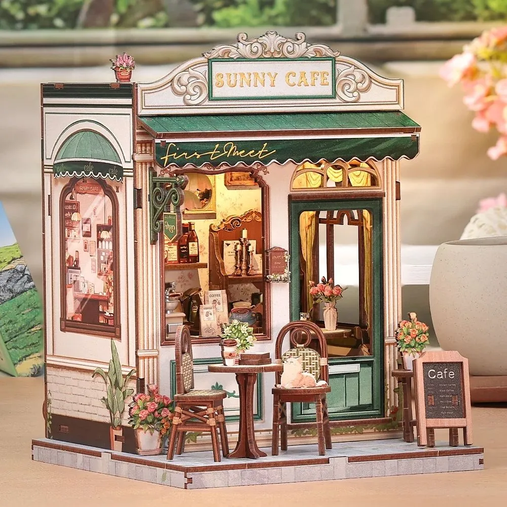 Figured'Art Zonnig Café miniatuurhuisje 15x16x20cm met led