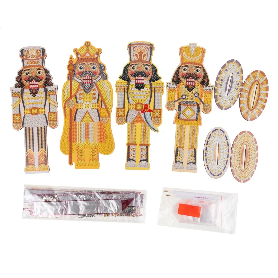 Craft Buddy Crystal Art Gold and Silver notenkrakers set van 4