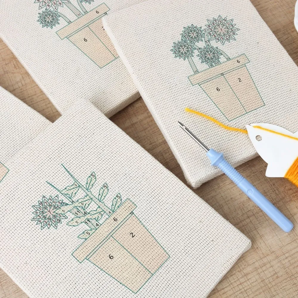 Figured'Art Bloeiende Mini Potjes 3 punch needle 4 stuks 15x20