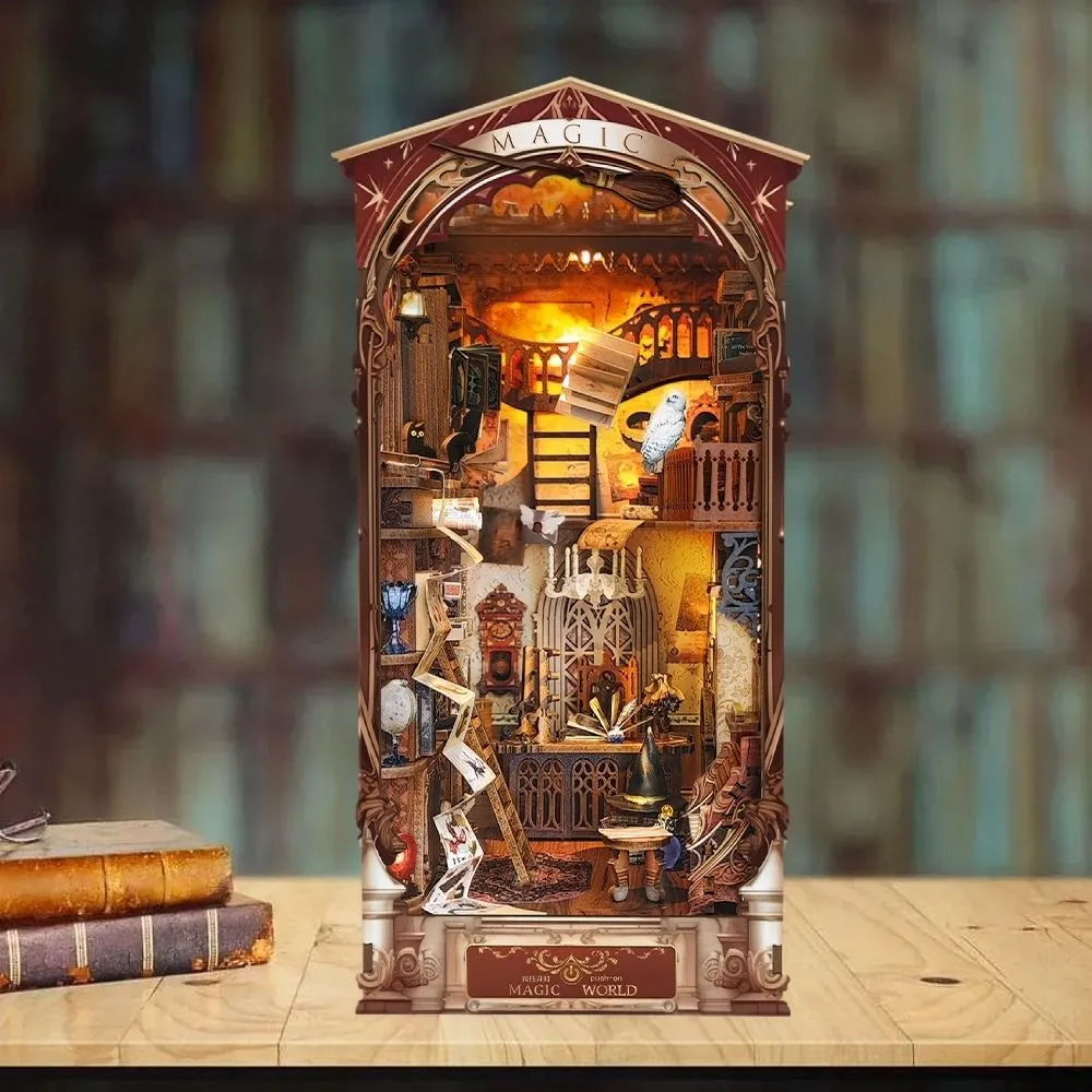 Figured'Art Magische Wereld book nook met licht 298 stukjes