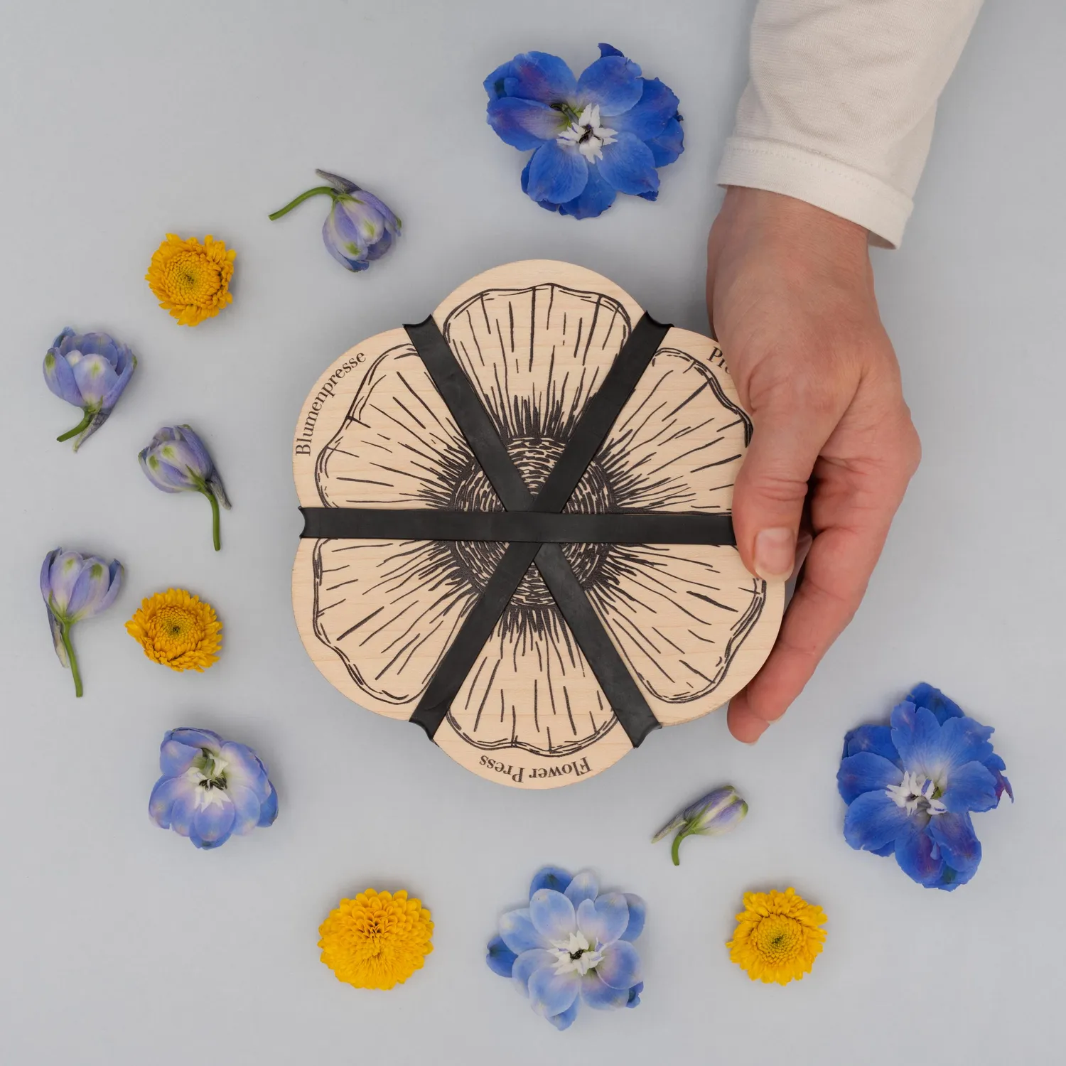 Studio Wald Line Cosmos bloem bloemenpers 15 cm