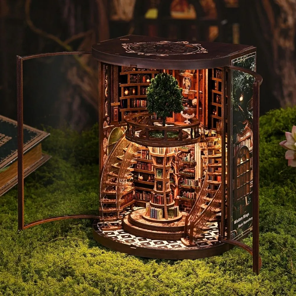 Figured'Art Book Nook De Boom der Kennis bouwpakket 356 delen