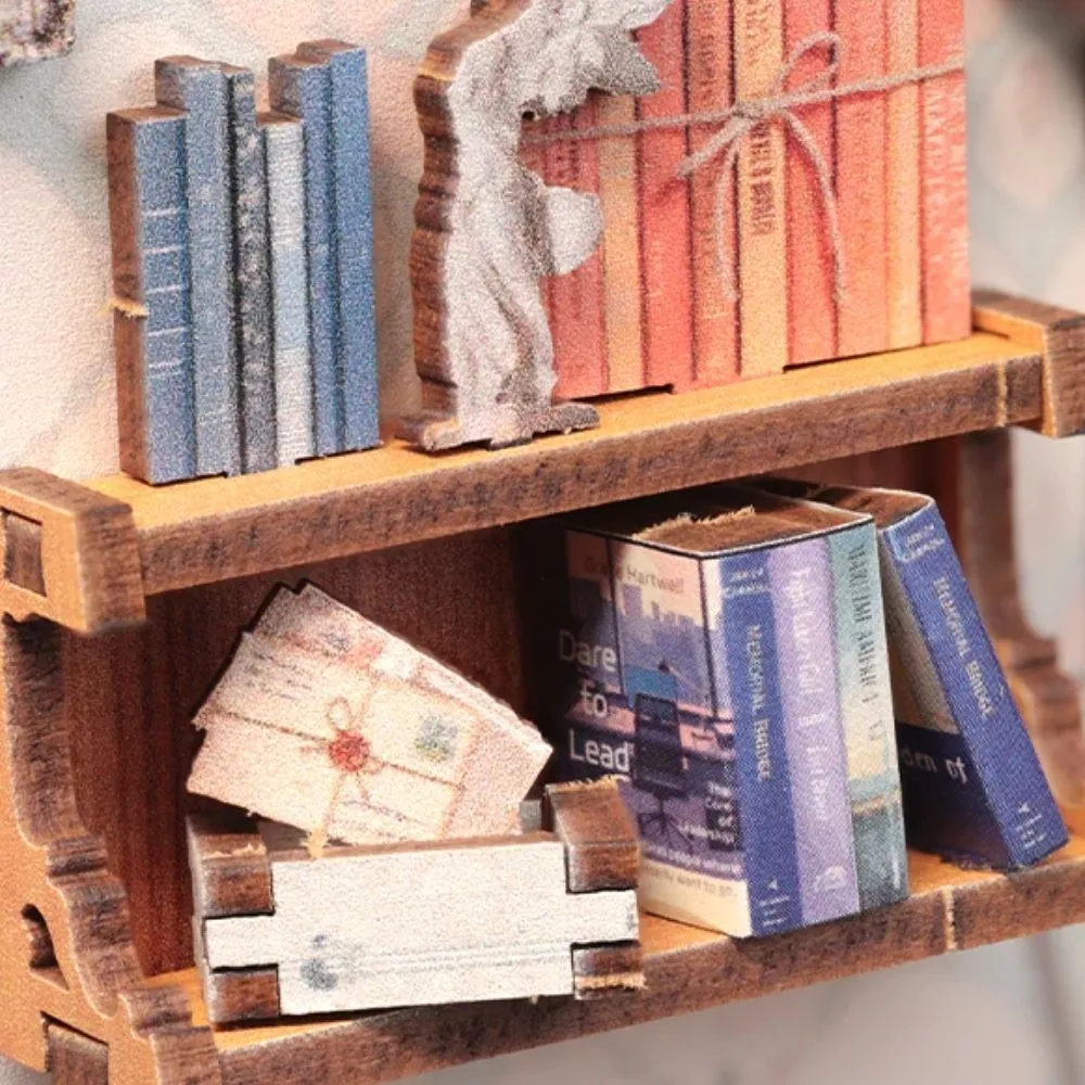 Figured'Art Literatuurboekwinkel book nook 13x10,2x17,9 cm