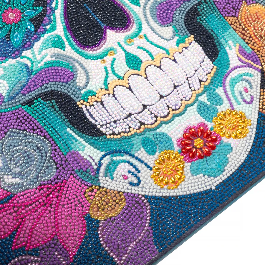 Craft Buddy Crystal Art Sparkling Skull diamond painting 40x50cm