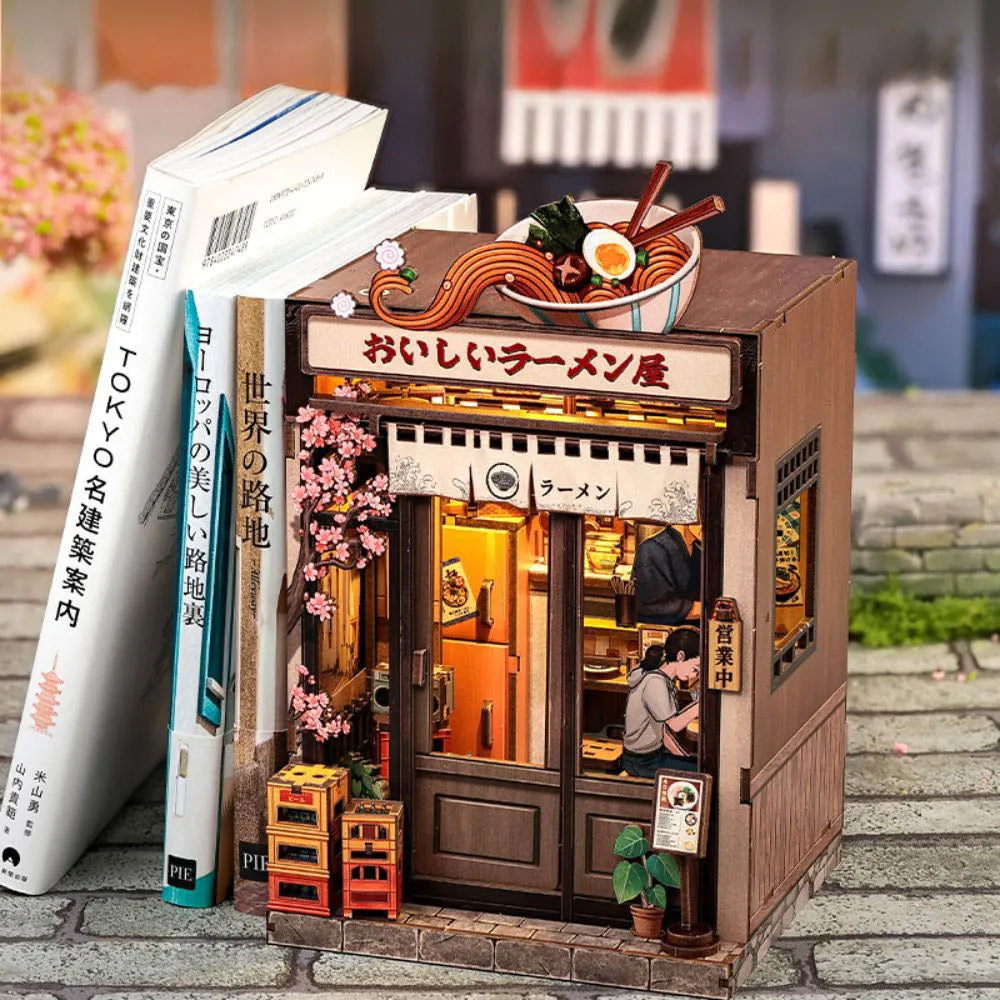 Figured'Art Betoverend Kyoto book nook 13x11,8x21,8cm met led